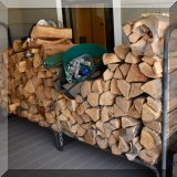 L04. Wood and wood rack. 